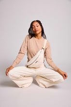 Charger l'image dans la galerie, sac-banane-olivia-teddy-arctique-hindbag-ethique-durable