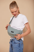 Charger l'image dans la galerie, sac-banane-andrea-sauge-hindbag