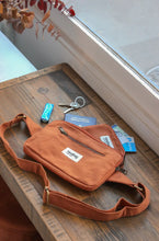 Charger l'image dans la galerie, sac-banane-harry-sienne-hindbag-ethique-durable