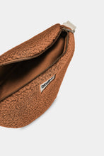 Charger l'image dans la galerie, sac-banane-olivia-teddy-brun-hindbag-ethique-durable

