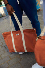 Charger l&#39;image dans la galerie, sac-week-end-cabas-jean-sienne-hindbag-durable-responsable
