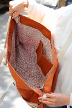 Charger l&#39;image dans la galerie, sac-week-end-cabas-jean-sienne-hindbag-durable-responsable
