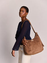 Charger l'image dans la galerie, sac-hobo-claire-velours-hindbag
