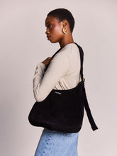 Charger l'image dans la galerie, sac-hobo-claire-velours-hindbag

