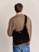 Charger l'image dans la galerie, sac-hobo-claire-velours-hindbag
