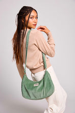 Charger l&#39;image dans la galerie, sac-rosa-velours-vert-eau-hindbag
